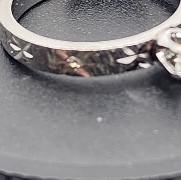 14k, platinum and rhodium diamond ring - Picture 10 of 10